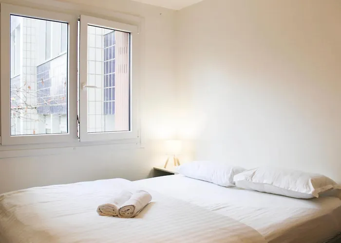 Bright In Pantin Perfect For Couples Διαμέρισμα